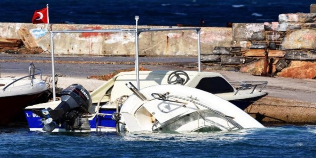 Bodrum'da Kuvvetli Fırtına Hayatı Olumsuz Etkiledi