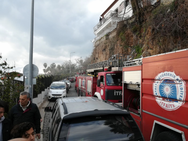 Yat limanında korkutan restoran yangını