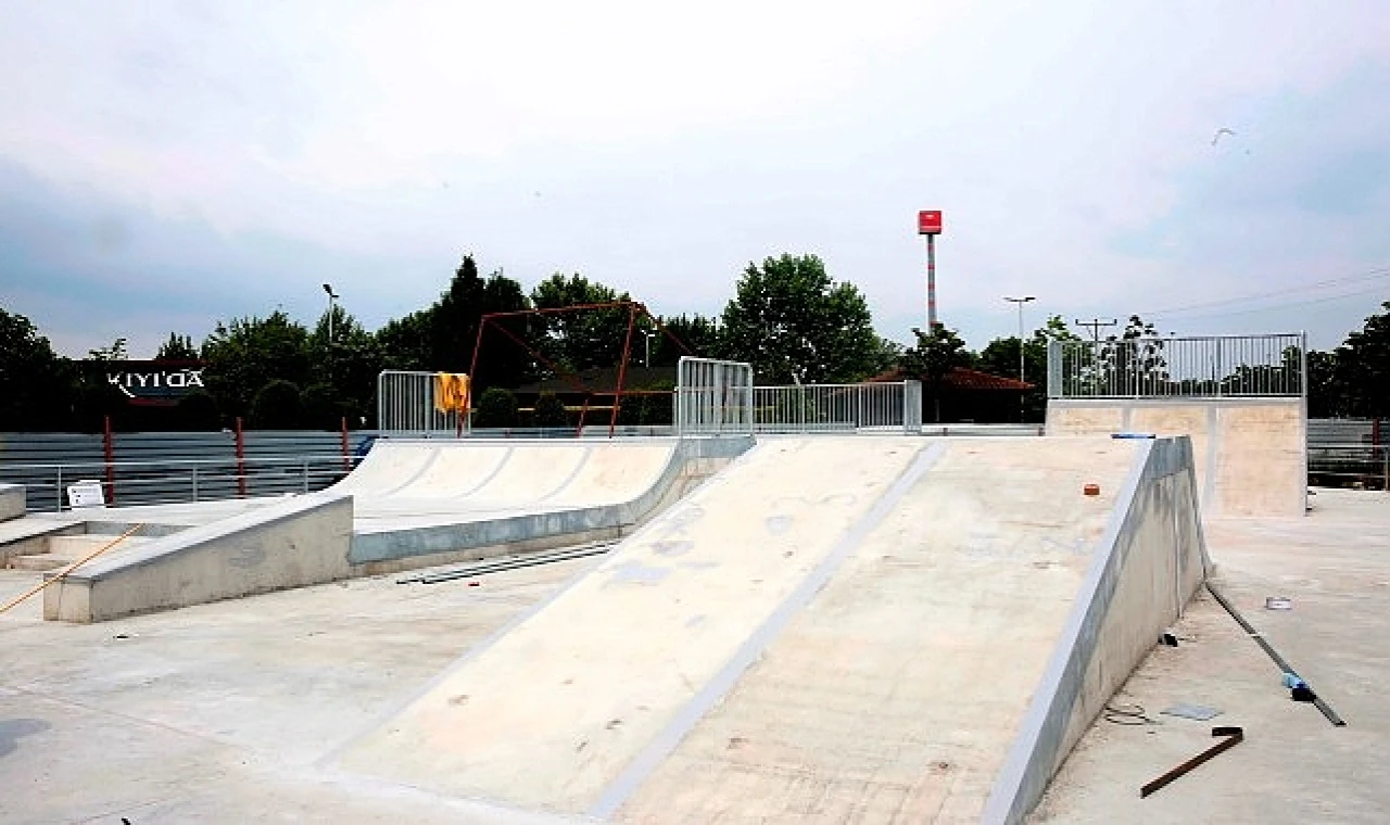 Büyükşehir’den Gölcük sahiline skate park