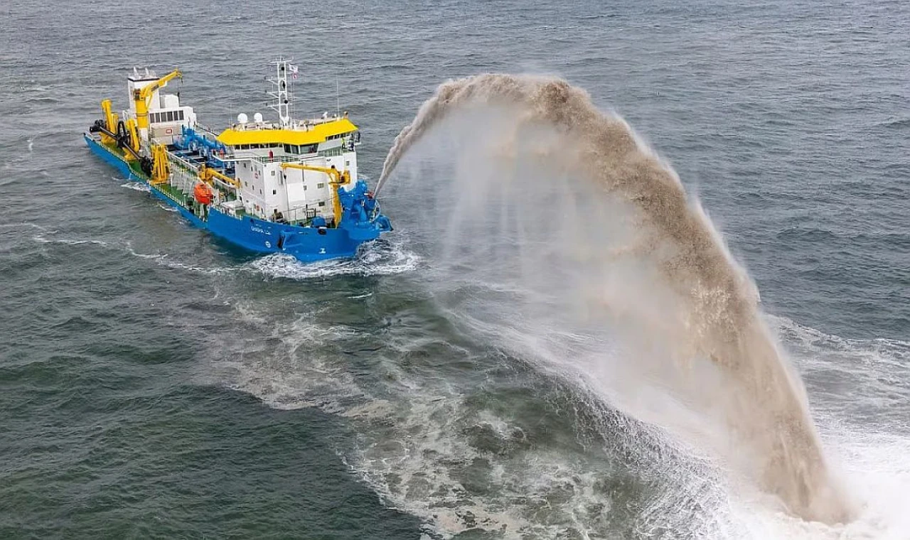 Alpha Dhabi Holding'e Sattı