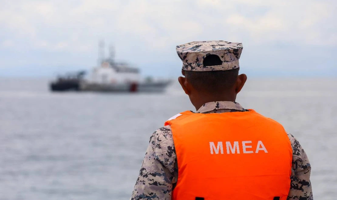 Ticaret Gemisini Gözaltına Aldı