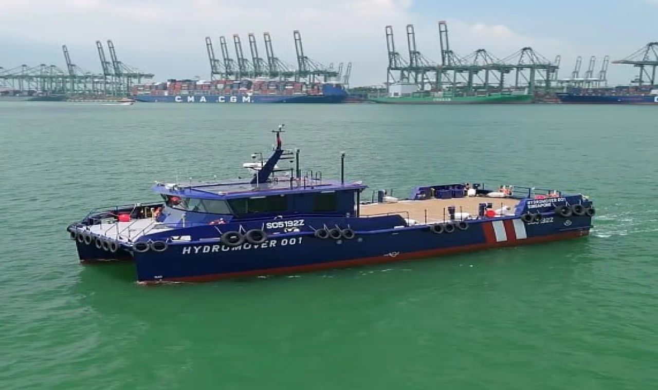 Elektrikli Kargo Katamaranını Tanıttı