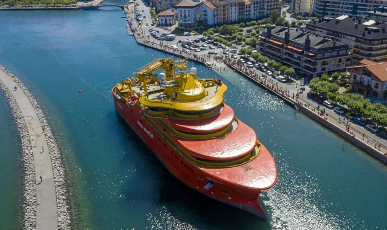 İki Servis Gemisi Sattı