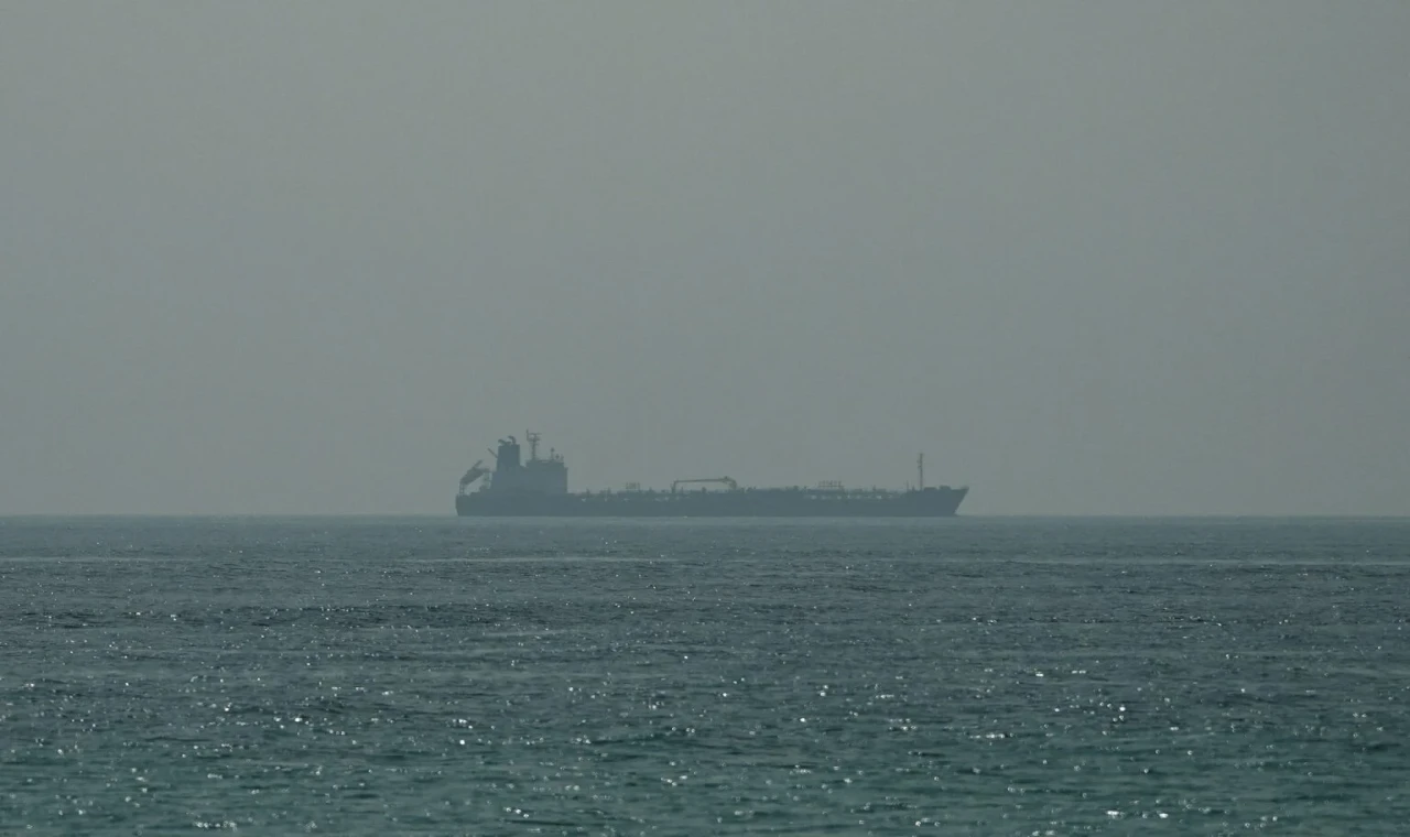 Bir Tanker Vuruldu