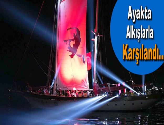 Ayakta Alkışlarla Karşılandı...