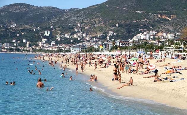 Alanya'da Deniz Keyfi Devam Ediyor