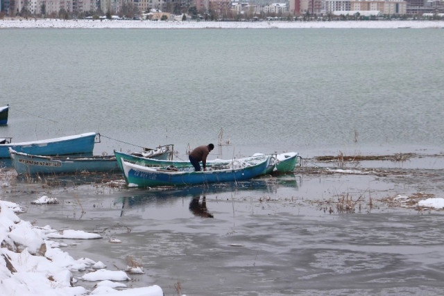 Beyşehir Gölü'nde Avlanmaya Kar Molası