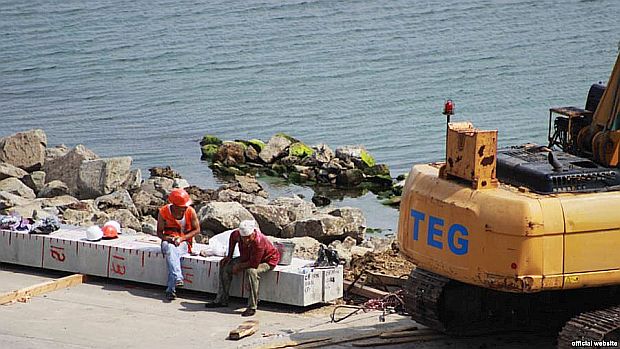 Kerç köprüsü için Türkiyeden çakıl