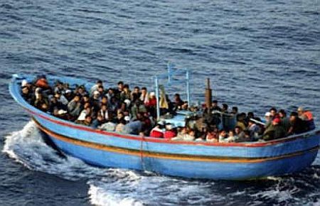 Midilli adası yakınında 37 mülteci kurtarıldı