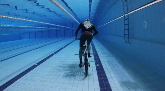 Tek Nefeste Suyun Altında Bisikletle En Uzun Mesafe Gitme Rekorunu Kırmaya Çalışacak