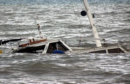 Tekne Battı: 2 Kişi Öldü