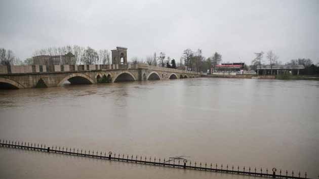 Tunca Nehri'nin Debisi Yükseliyor