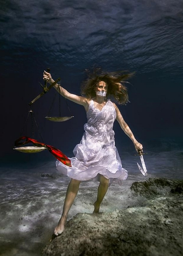 "Kadına şiddet" sualtında