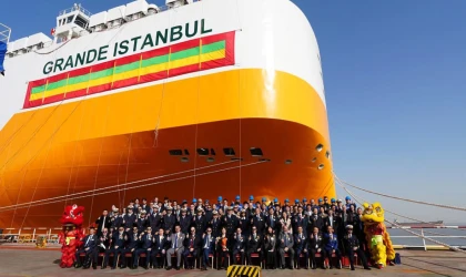"Grande İstanbul"u Teslim Aldı
