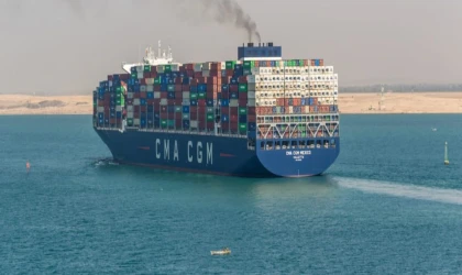 Süveyş Kanalı'ndan Geçişlerine Yeniden Başladı