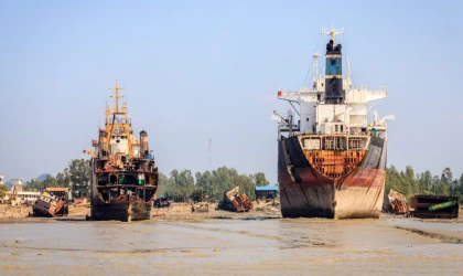 Yeni Teknolojileri Tartışıyor