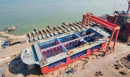 "Zhuhai Qin"i Hizmete Soktu