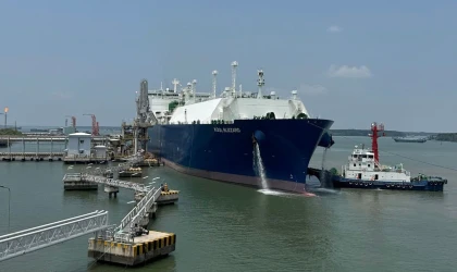 LNG İthalatını Artırıyor