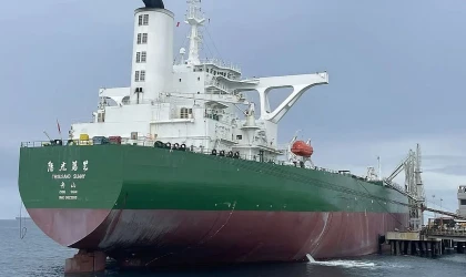 Petrol Stoklamakla Eleştiriyor