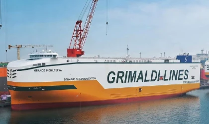 "Grande Inghilterra"yı Teslim Etti