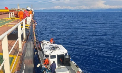 iki Filipinli Balıkçıyı Kurtardı