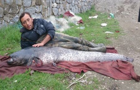 2.5 metre boyunda, 87 kilo!