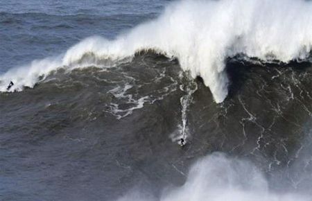 25 metre dev dalga rekoru