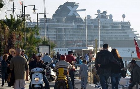 295 metrelik gemide 2 bin turist