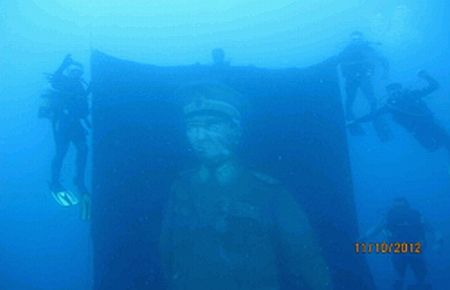 Atatürk'ü Deniz Altında Andılar