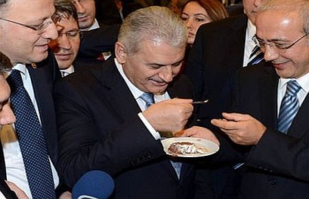 Bakan Yıldırım'a 10. Yıl Sürprizi