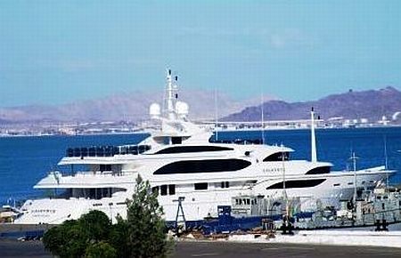 Başkanın Yatını İzinsiz Kullandı, Görevinden Oldu 