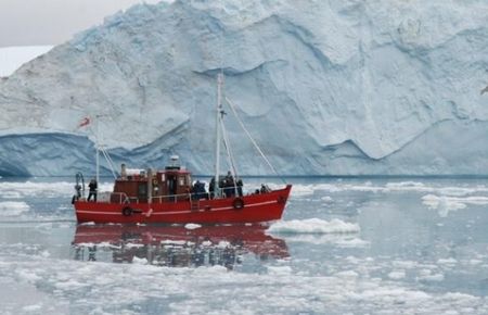 Buz altında erimiş su kütlesi