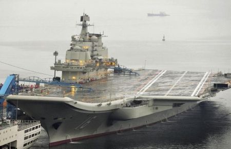 Çin Savaş Uçaklarını Varyag'a İndirdi