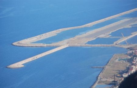 Denizde 2 milyon metrekare beton alan!