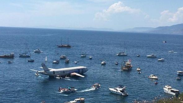 Dalış Turizmi İçin Askeri Uçak Denize Batırıldı
