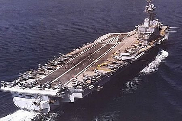 Fransadan Akdeniz'e uçak gemisi