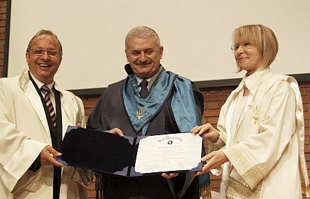 Işık Üniversitesi?nden Bakan Yıldırım?a ?Fahri Doktora?