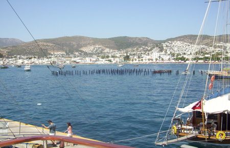 İskele Gitti Kazıkları Kaldı