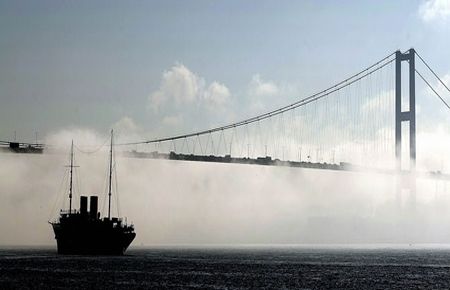 İstanbul Boğazı Gemi Trafiği'ne Kapatıldı