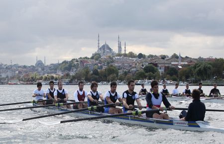 Kürekler İkinci Kez Haliçe İnecek