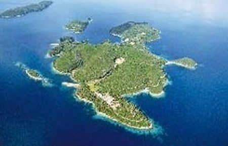 Onasis'in Adasına Talip Olduk