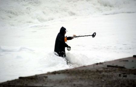 Plaj altın avına açıldı