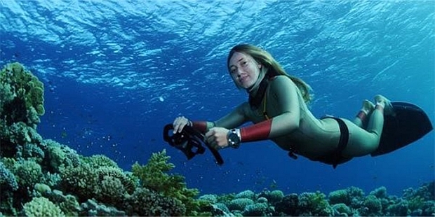 Şahika Ercümen Kızıldenizde dalış gösterisi yaptı