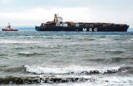 Sarah kendi kendini kurtardı!