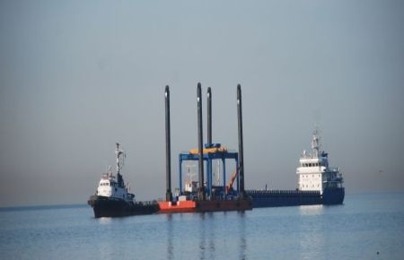 Şiddetli fırtına mahsur bıraktı