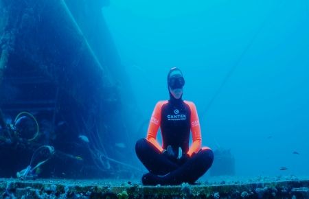 Yasemin Dalkılıç Doğa İçin Dalıyor