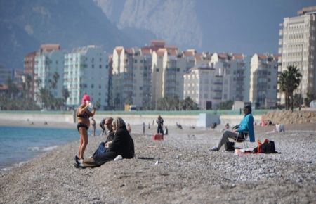Yaz Antalya'ya erken geldi